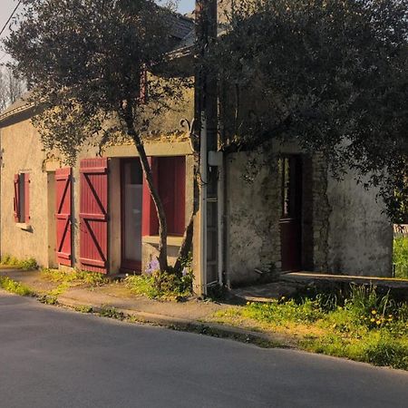 ラ・ロシュ・ベルナール Le Moulin De La Vouteヴィラ エクステリア 写真
